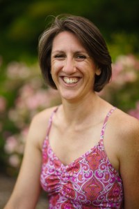 Amanda Patti, pain, movement, emotional health coaching, wellness, yoga, play, hand balancing, acro yoga, core values, expect, authenticity, curiosity, courage, community